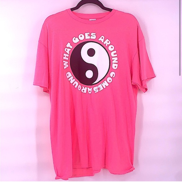 unknown Tops - Vintage hot neon pink ying yang t shirt size large
